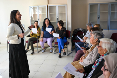 Bornova'da Sağlıklı Yaş Alma Merkezi ile yaşlılara büyük destek