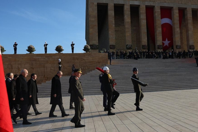 Anıtkabir'de hüzünlü devlet töreni