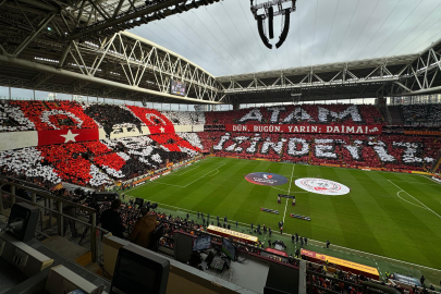 Galatasaray taraftarları, Samsunspor maçı öncesi Atatürk'ü andı