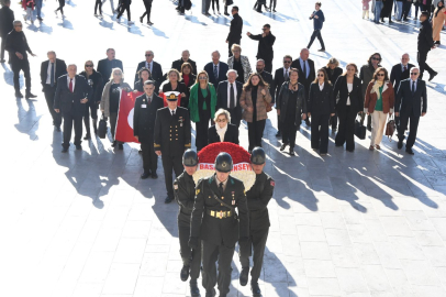 Gazeteciler, Atatürk'ü Anıtkabir'de andı