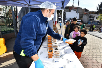 İzmir Büyükşehir Belediyesi 10 Kasım'da Atatürk'ün sevdiği yemekleri halkla buluşturdu