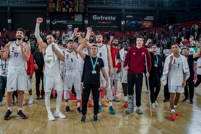 Karşıyaka, Basketbol Süper Ligi'nde iç sahada üçte üç yaptı