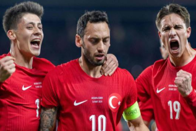 Türk futbolunun parlayan iki yıldızı en iyi genç oyuncu ödülüne aday oldu