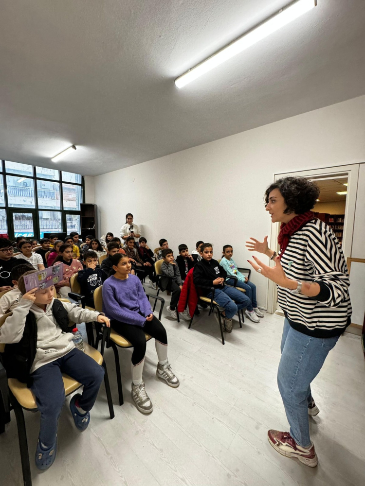 Dünya Çocuk Hakları Günü’nde İzmirli çocuklar masal atölyesinde buluştu