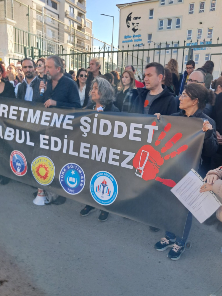 Menemen’de okulda öğretmene şiddet