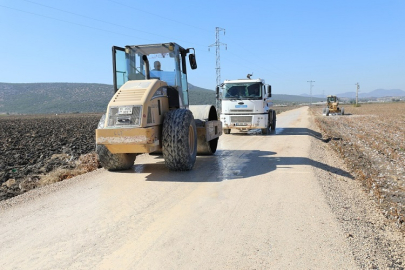 Menderes'te yol yapım çalışmaları hız kesmiyor