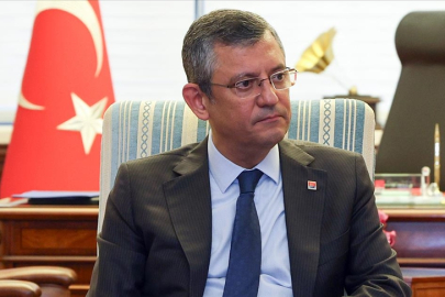 CHP lideri Özel’den tutuklu belediye başkanı Ahmet Özer'e ziyaret