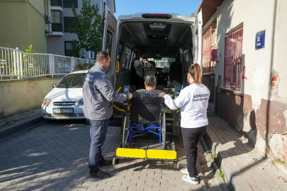 Gaziemir Belediyesi engelli bireyler ulaşım desteği sunuyor