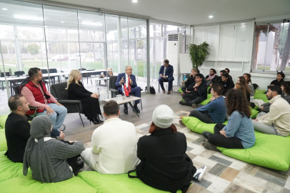 Rektör Budak, Araştırma Odaklı Öğrenci Merkezi öğrencilerle buluştu