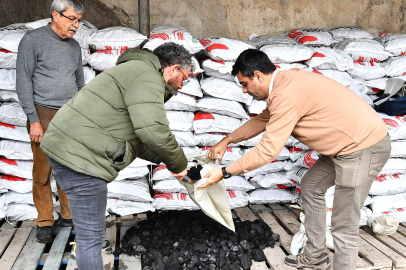 İzmir Büyükşehir Belediyesi'nden kömür satış yerlerine denetim