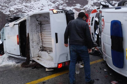 Ambulans ile pikap çarpıştı: 1’i ağır 5 kişi yaralandı