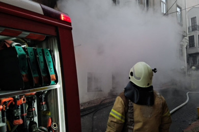 Beyoğlu’nda feci yangın