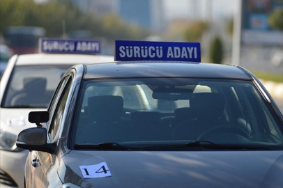 Ehliyet almak artık cebinizi yakacak! 2025 Direksiyon sınavı ücreti ne kadar oldu?