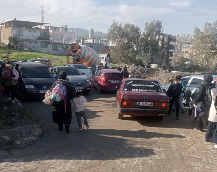 Gaziemir’de okul yolu kabusa döndü