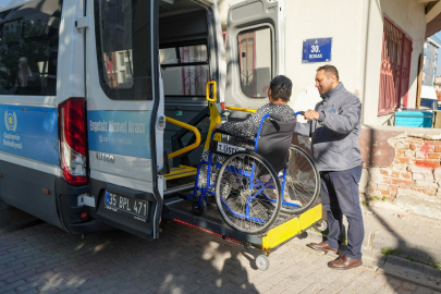 Gaziemir Belediyesi engelsiz yaşam için çalıştı: Binlerce kez nakil hizmeti verildi