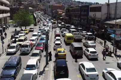 İzmir’de her 4 buçuk kişiye 1 otomobil düşüyor