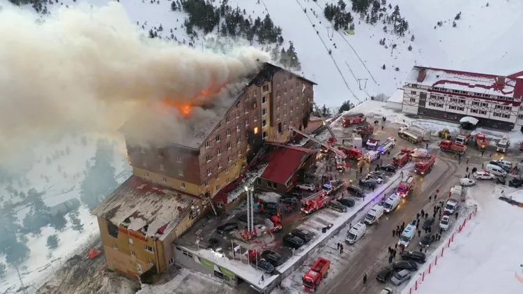 KARTALKAYA'DA GRAND KARTAL OTEL YANGINI